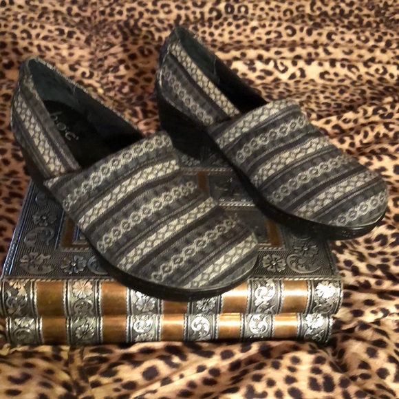 boc Shoes - BOC Born Striped Pattern Fabric Clogs Mules Shoes